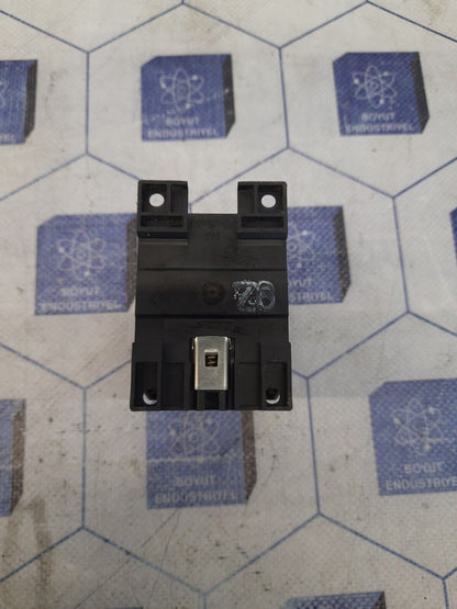 Eaton DIL M9-10  XTCE009B10 CONTACTOR