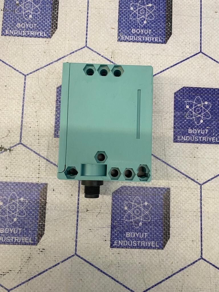 PEPPERL-FUCHS 3RG7200-3CC00 SENSOR 554340