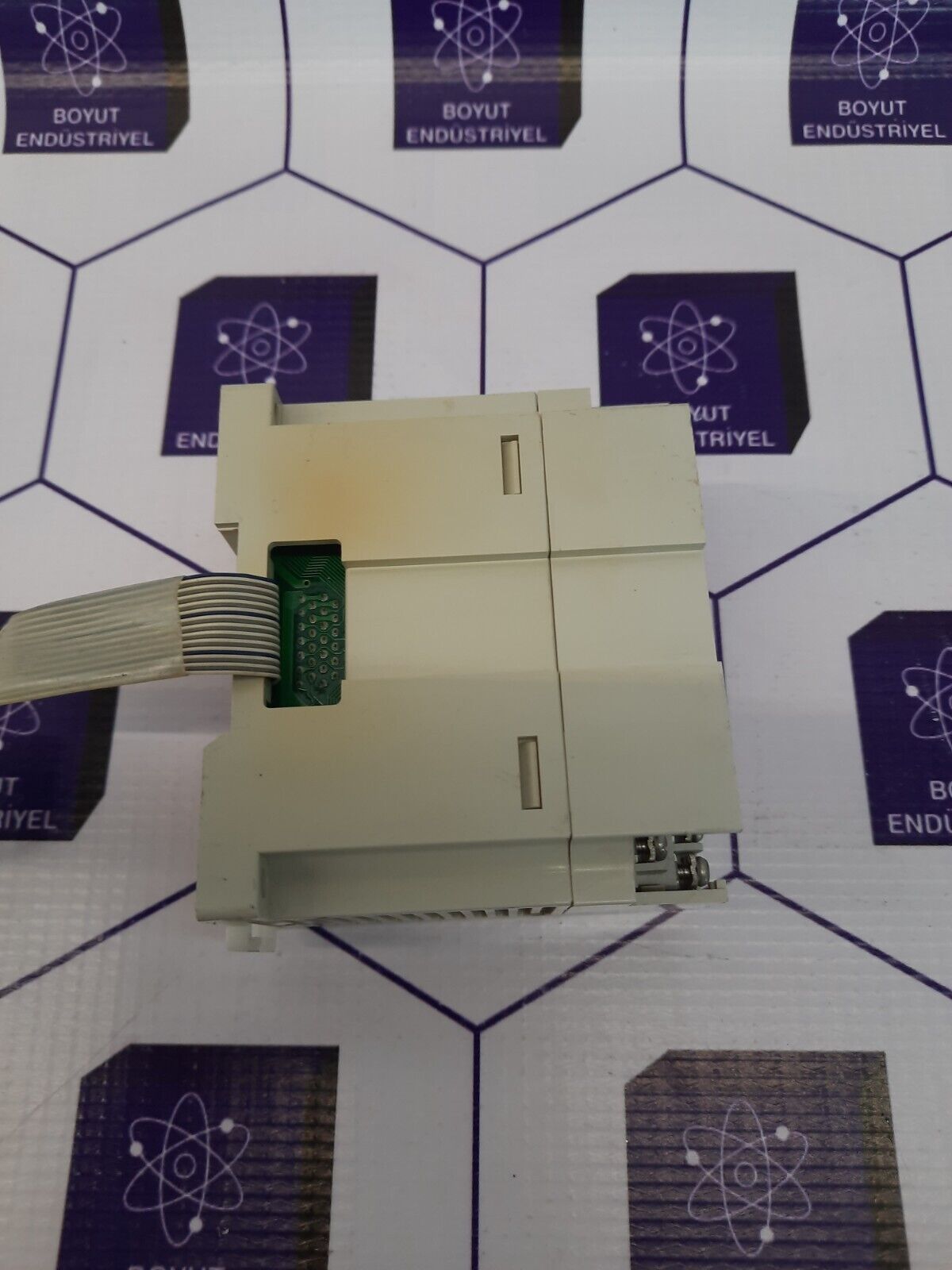 MITSUBISHI FX2N-8EYR-ES/UL PROGRAMMABLE CONTROLLER