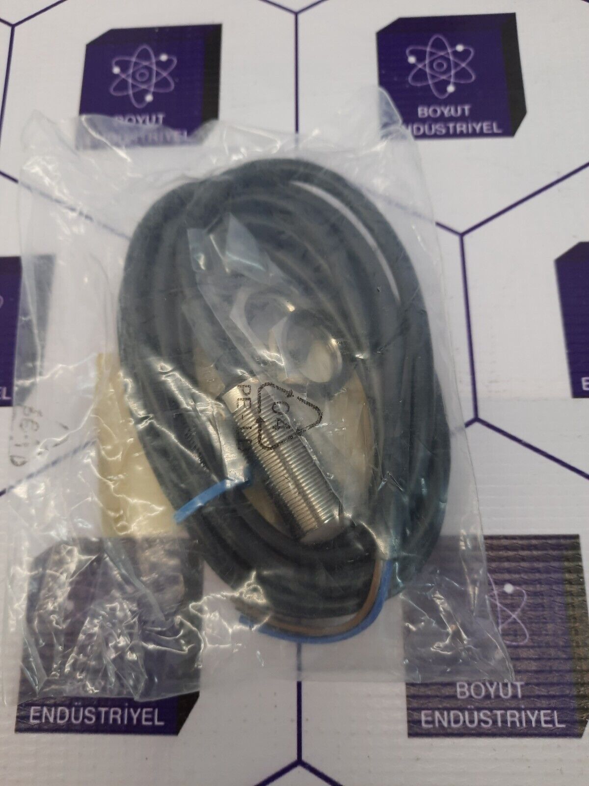 OMRON TL-X5E2-E1 PROXIMITY SWITCH