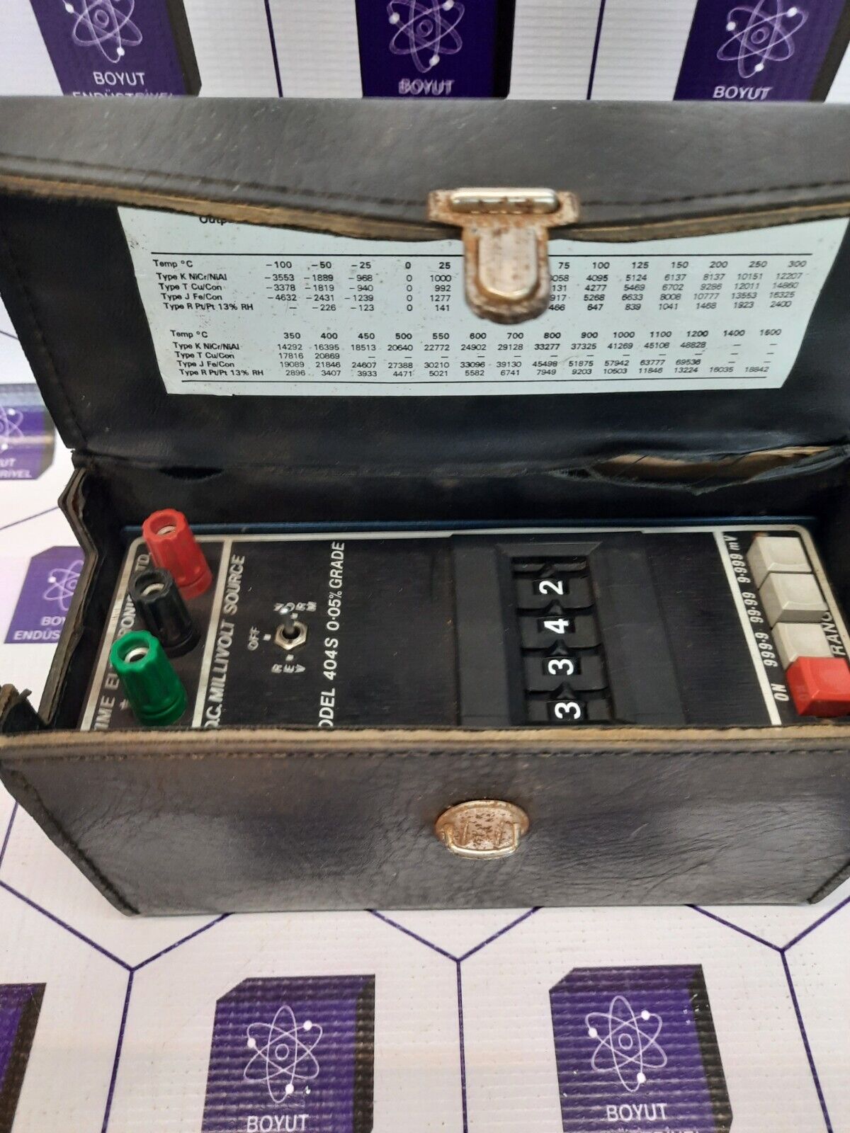Time Electronics 404S DC Millivolt Source Multi Function Calibrator With Case
