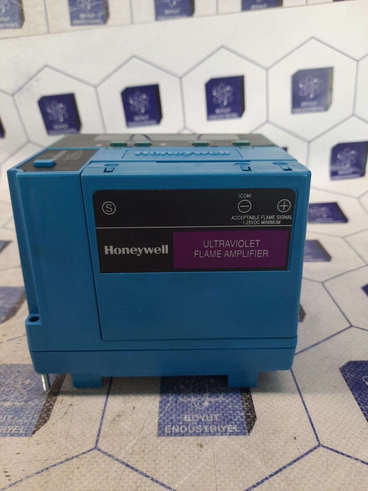HONEYWELL EC7850 A 1122 BURNER CONTROL