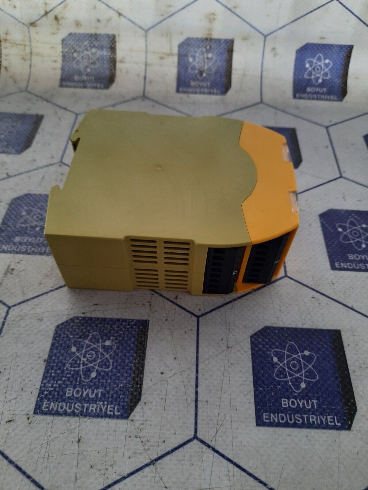 Pilz PNOZ mm0p 772000 safety relay