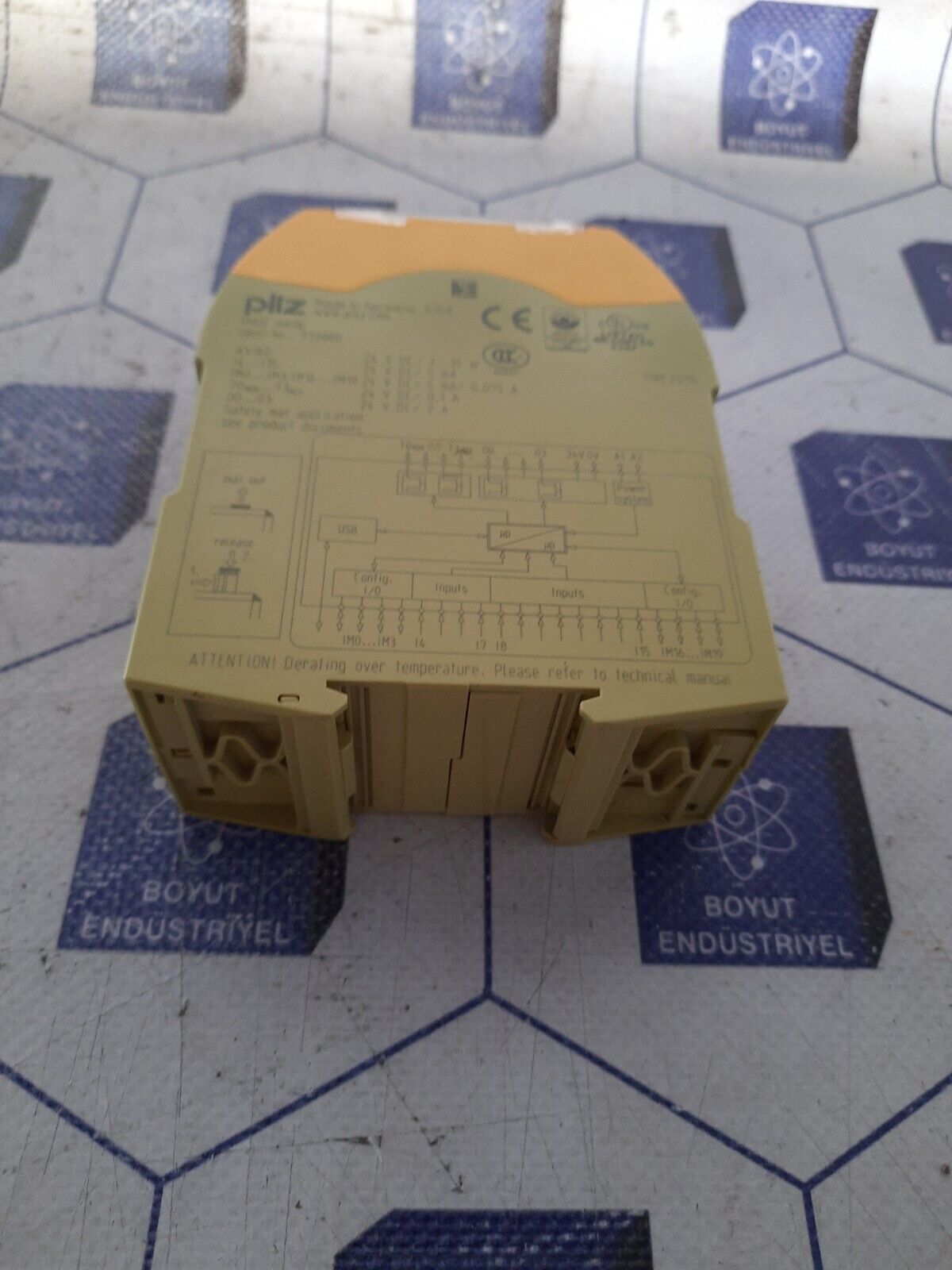 Pilz PNOZ mm0p 772000 safety relay