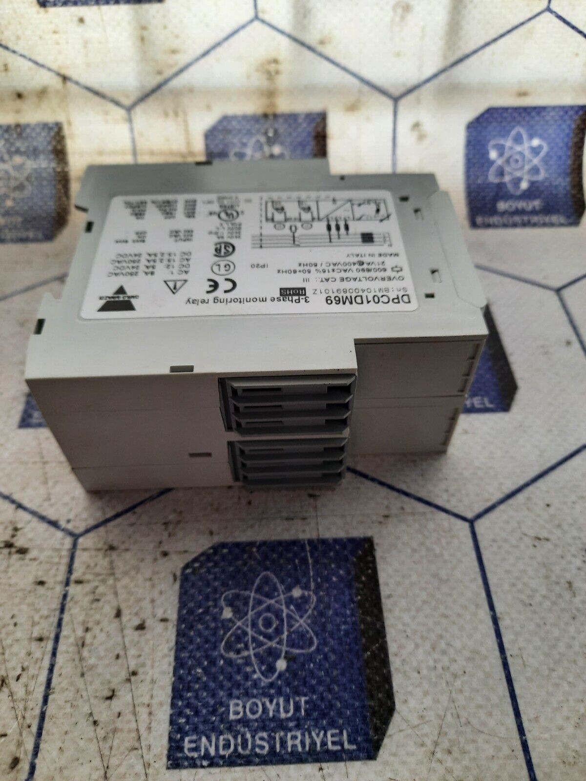 Carlo Gavazzi DPC01DM69 3-Phase monitoring relay
