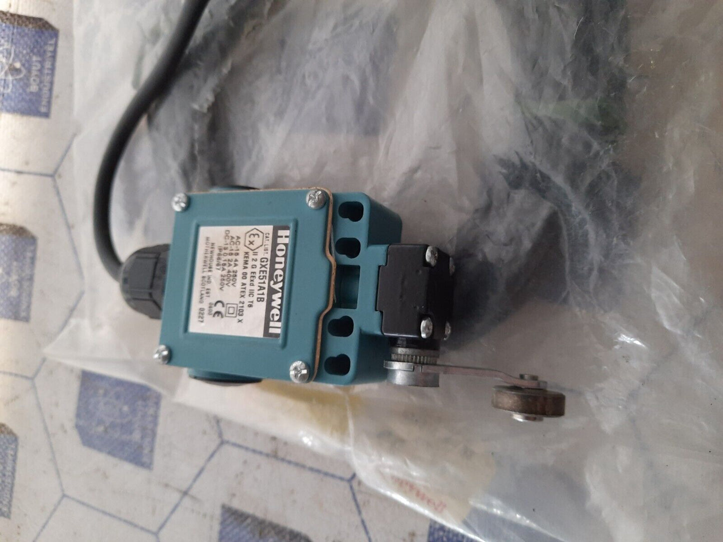 Honeywell GXE51A1B Limit Switches