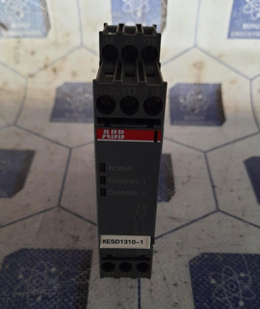 ABB C576 1SAR501120R0001 SAFETY RELAY