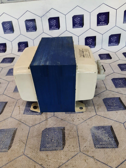 UCE CEA022240041 4000VA-110/220V SINGLE PHASE AUTOTRASFORMER