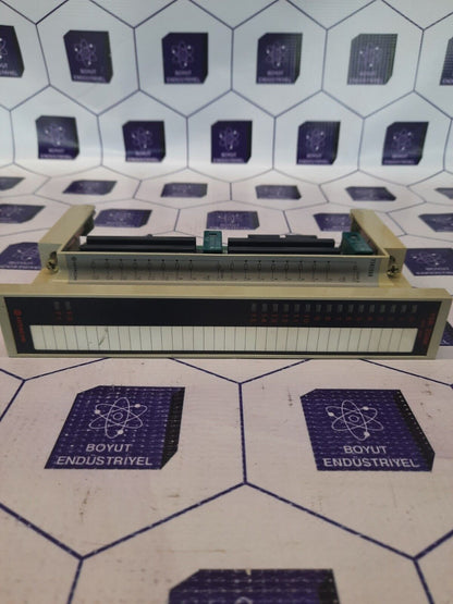 HITACHI YSR20AH 16PTS. AC OUT AC100-240V 1.7A OUTPUT MODULE