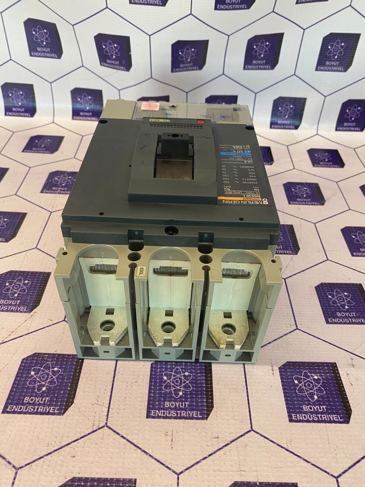 MERLIN GERIN  NS630 L Circuit Breaker