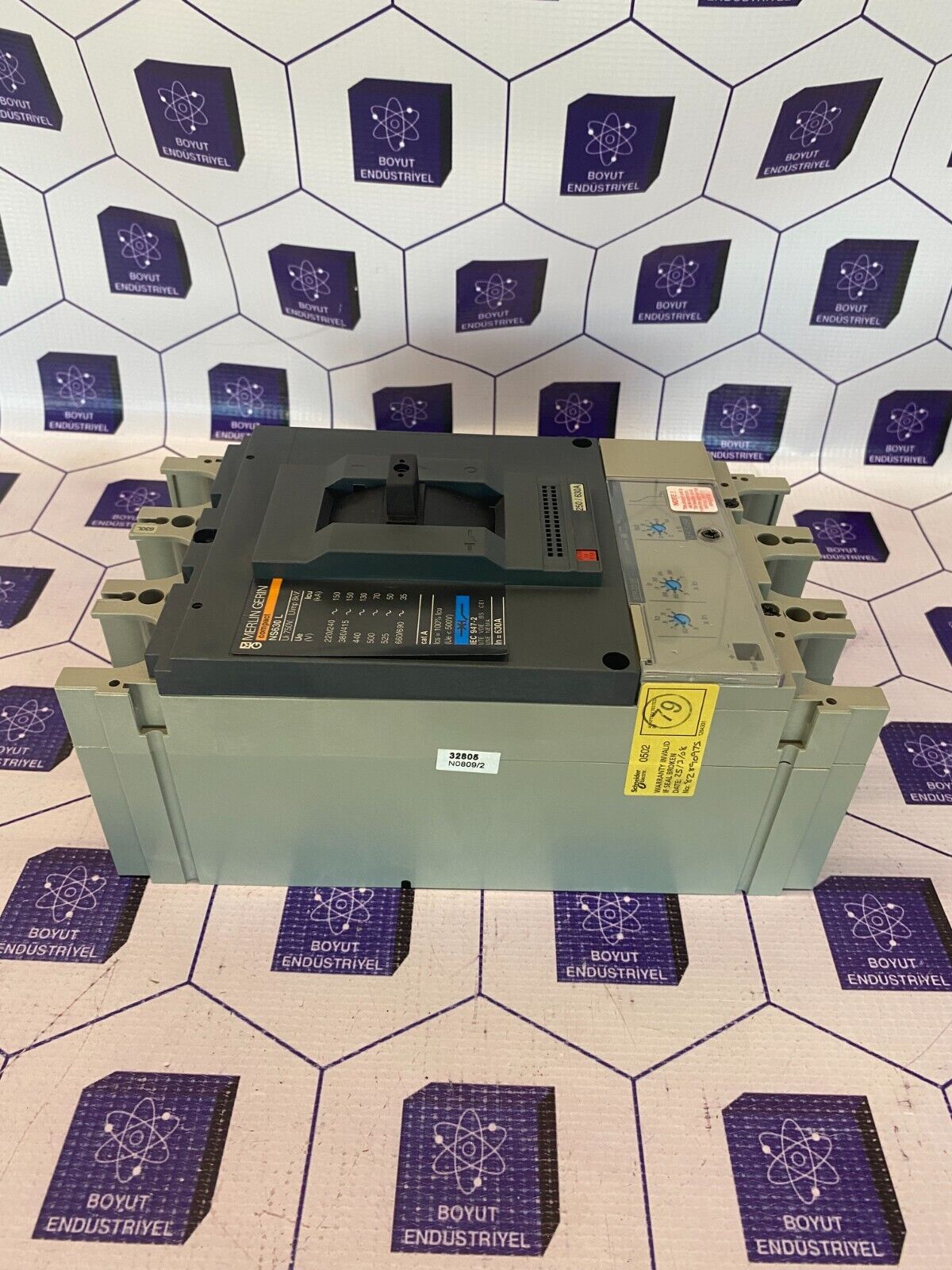 MERLIN GERIN  NS630 L Circuit Breaker