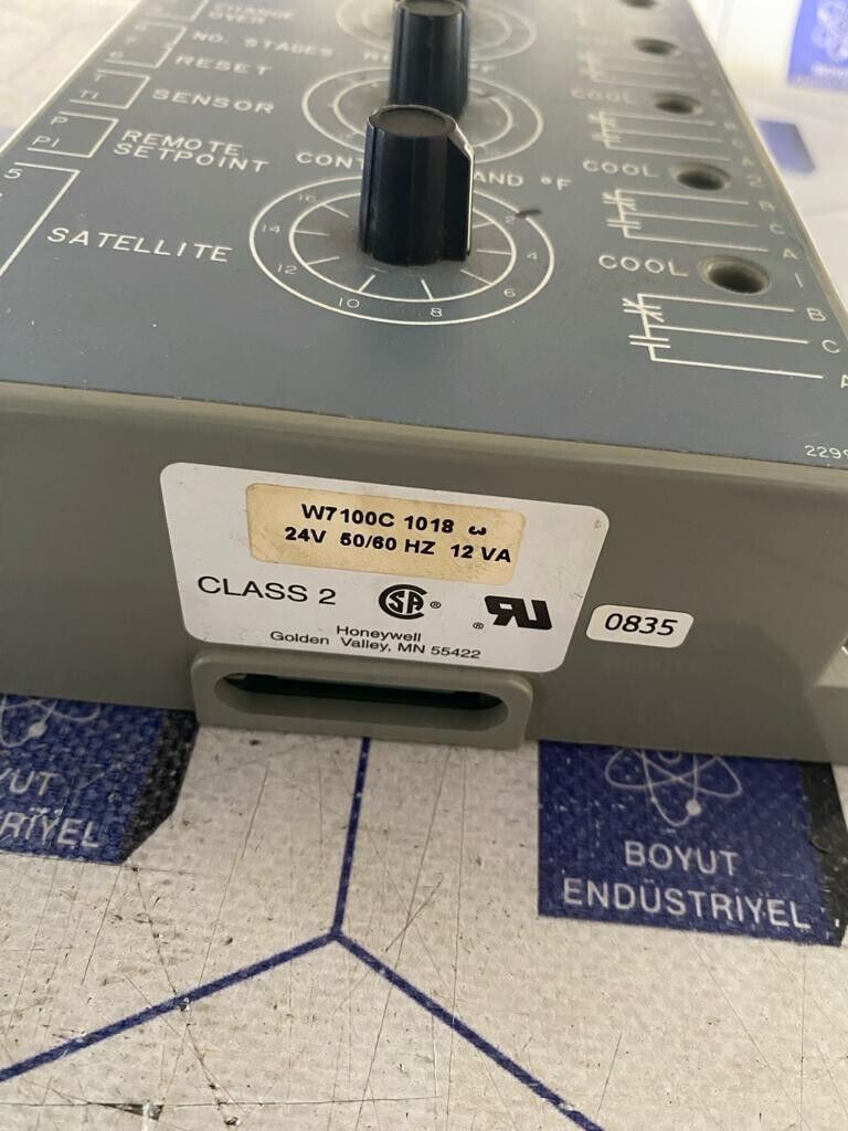 Honeywell W7100C1018 Microprocessor Controlled Discharge Air Control