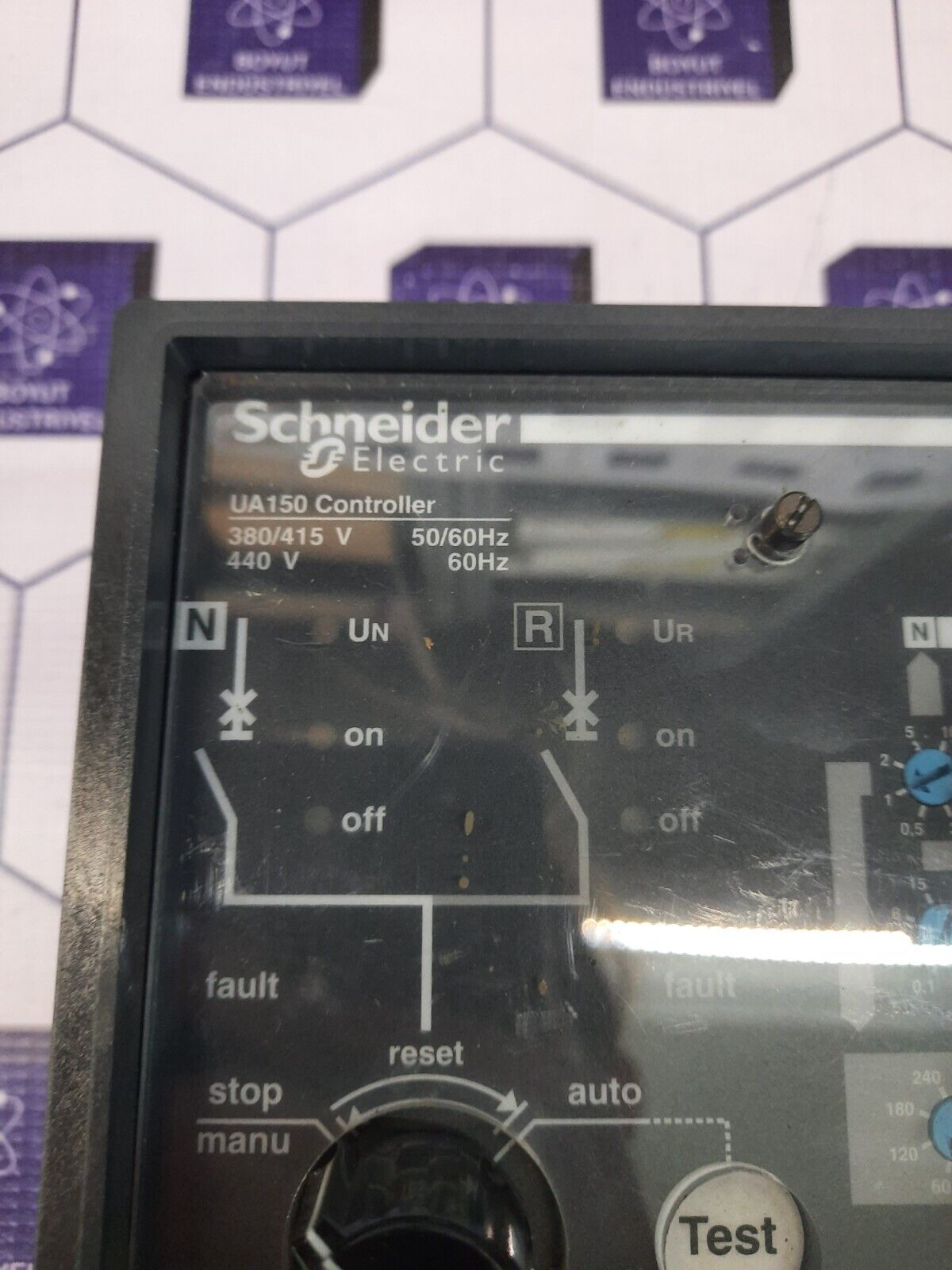 SCHNEIDER ELECTRIC UA 150 – 220240 V UA150 AUTOMATIC UA CONTROLLER