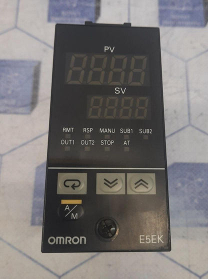 OMRON E5EK-PRR2-500 DIGITAL CONTROLLER
