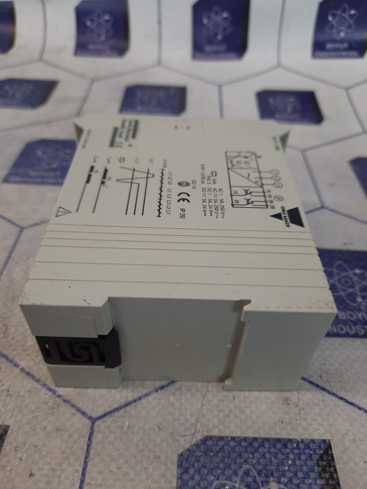 CARLO GAVAZZI EUY C 690 Voltage Controls