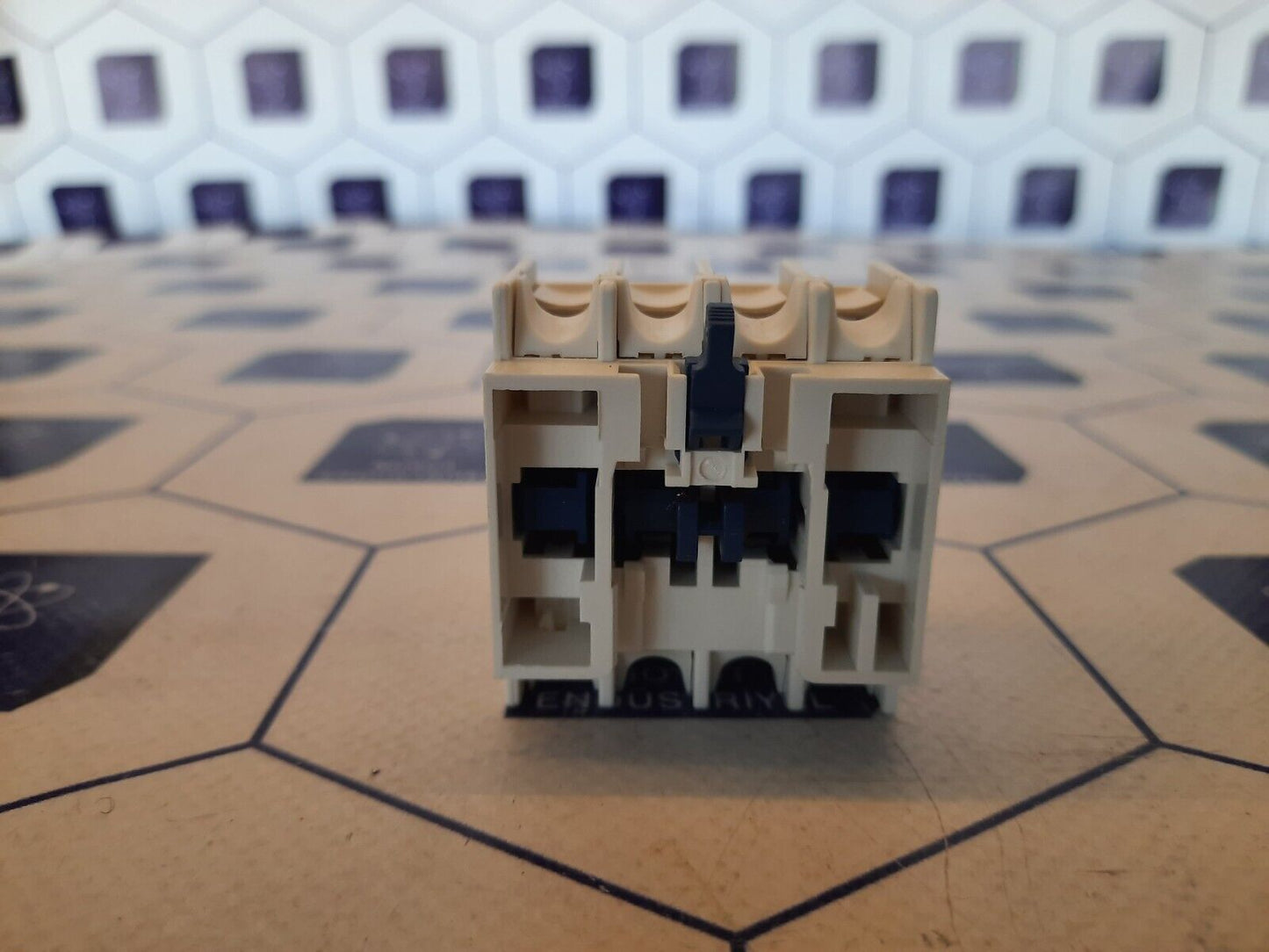 Schneider Electric LADN22 auxiliary contact block