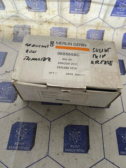 Merlin Gerin MX-A Shunt Trip XF-E Closing Release Circuit Breaker 200/220V DC
