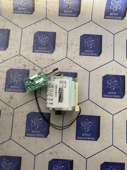 Merlin Gerin MX-A Shunt Trip XF-E Closing Release Circuit Breaker 200/220V DC