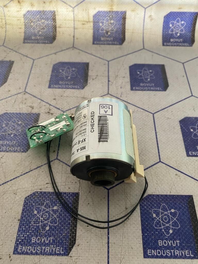 Merlin Gerin MX-A Shunt Trip XF-E Closing Release Circuit Breaker 200/220V DC