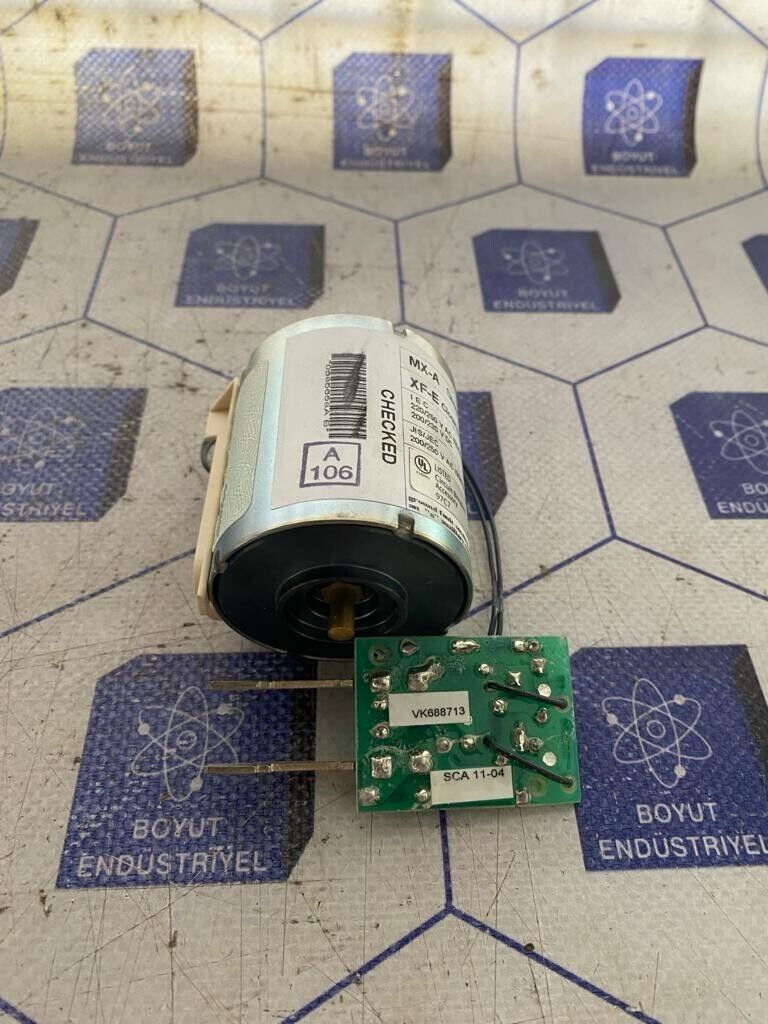 Merlin Gerin MX-A Shunt Trip XF-E Closing Release Circuit Breaker 200/220V DC