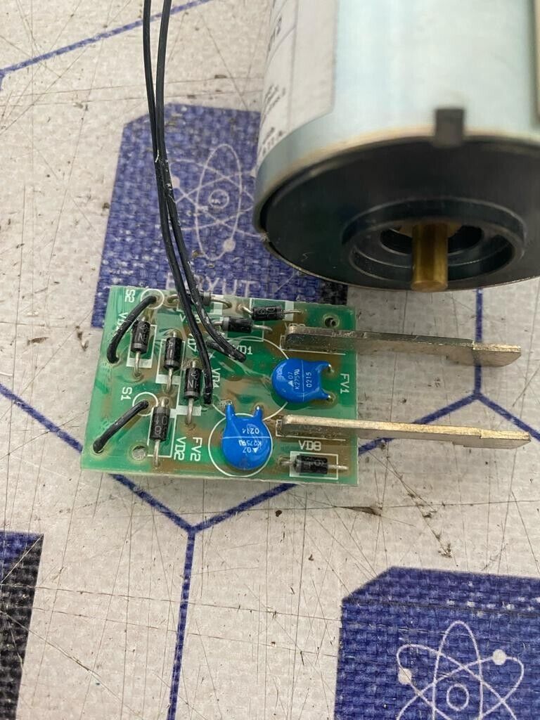 Merlin Gerin MX-A Shunt Trip XF-E Closing Release Circuit Breaker 200/220V DC