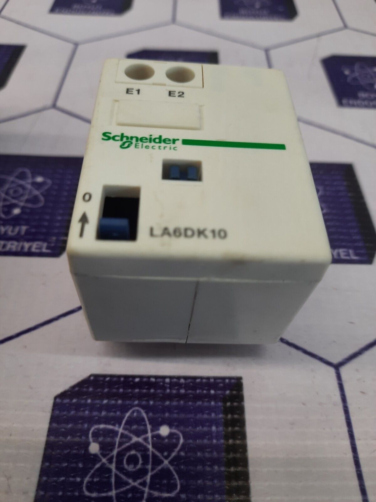 SCHNEIDER ELECTRIC LA6DK10 MECHANICAL LATCH BLOCK