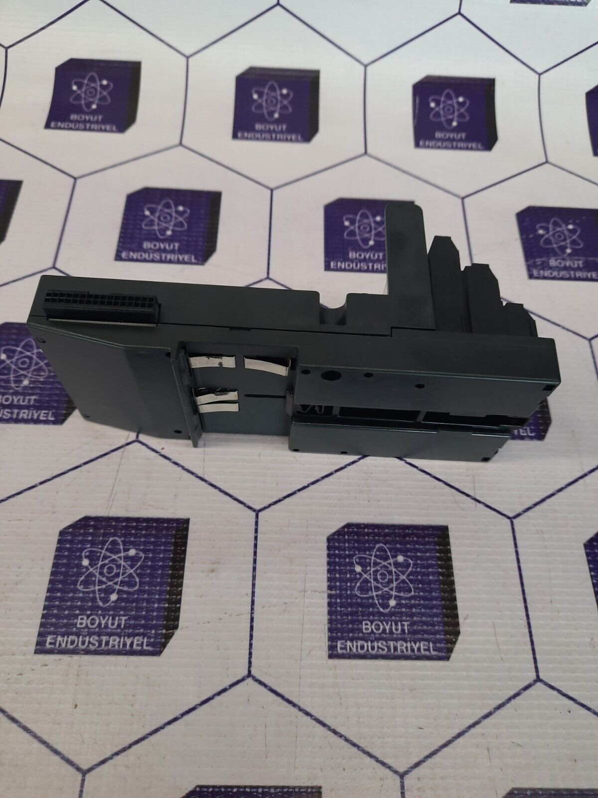 GE FANUC IC200CHS022G COMPACT I/O CARRIER BOX STYLE