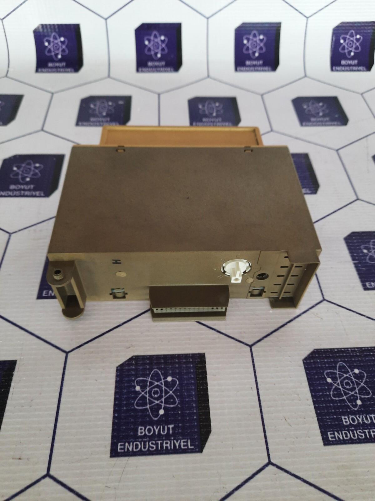 Siemens Simatic S5 6ES5 451-8MR12 6ES5451-8MR12 6ES54518MR12