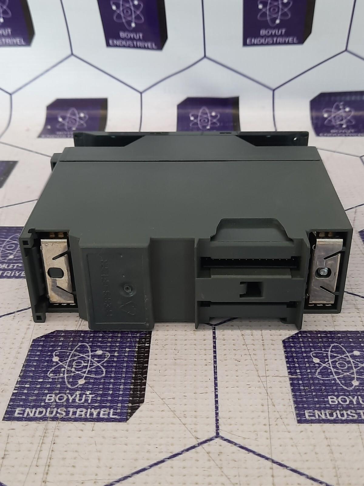 Siemens SIMATIC S7 SM322 6ES7 322-1HH01-0AA0