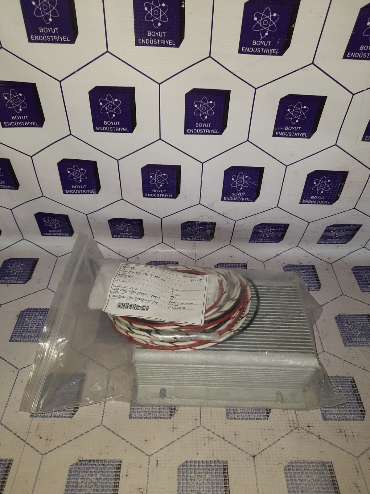 Axiomatic SMP-BAC-V06-24VDC-12VDC Dc-dc Converter