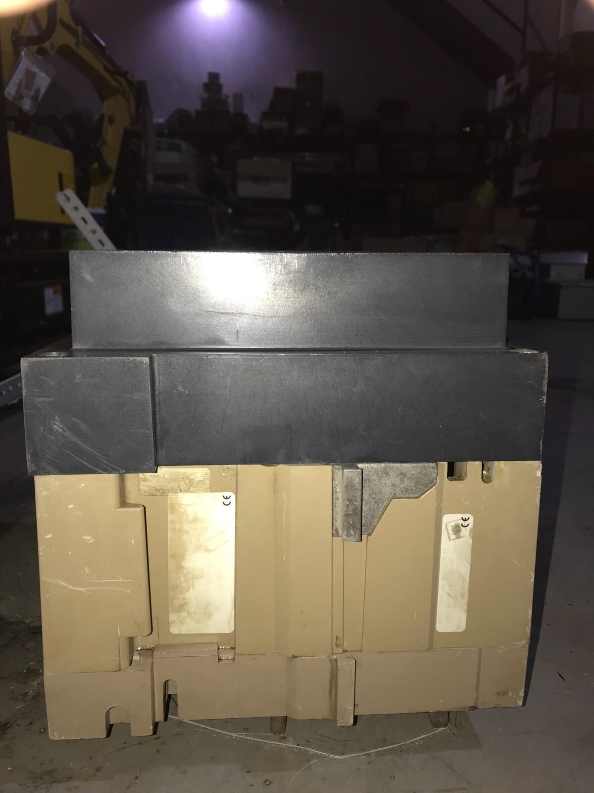 Interruttore automatico MERLIN GERIN masterpact M08 H2 IEC 947-2 STR 38 S