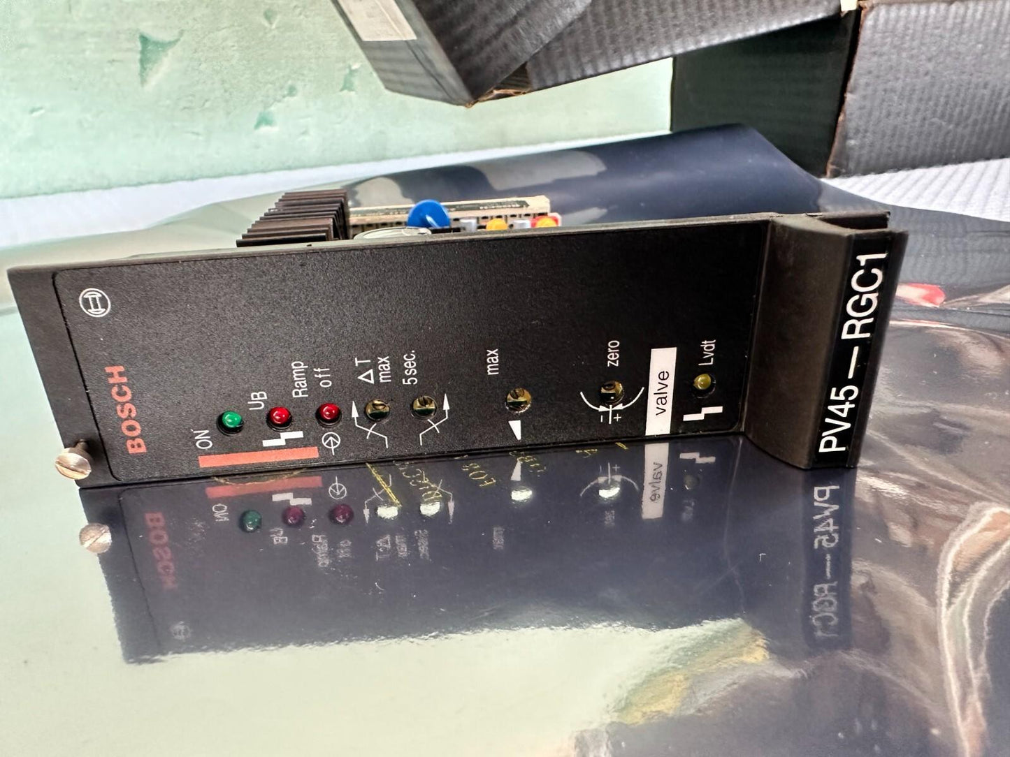 BOSCH 0811405101 PV45-RGC1 24V