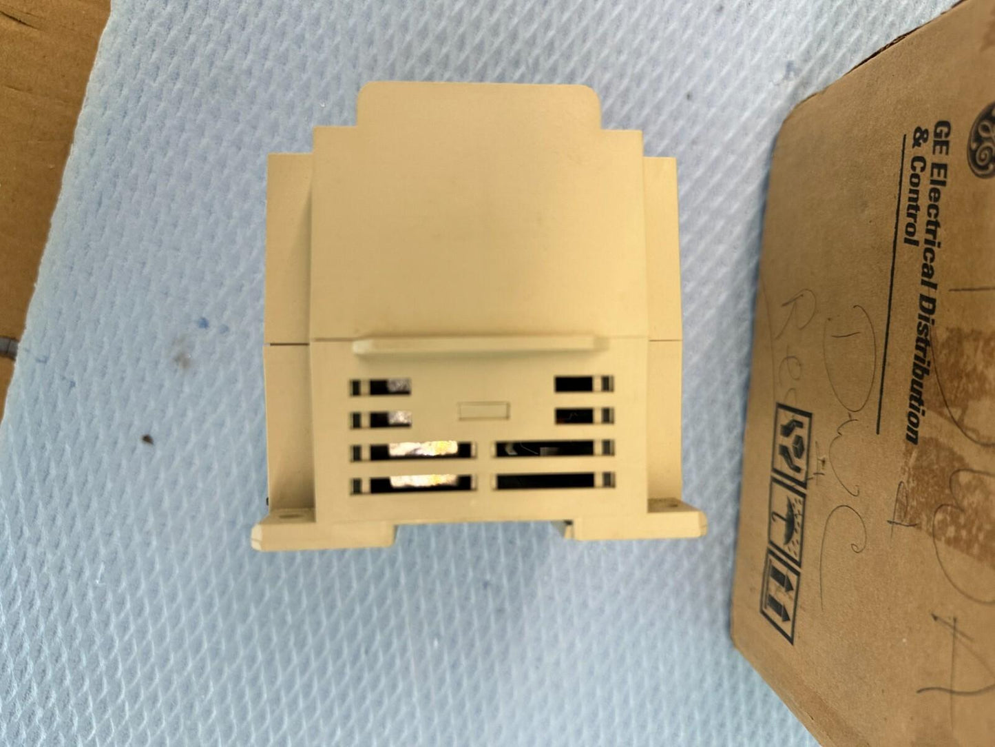 GENERAL ELECTRIC SRBA120A10A SMART RELAY BLOCK 120V 50/60HZ WITH USED LOADER