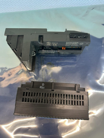 MODULO PLC GE FANUC IC200MDL650F IC200CHS022J spedizione veloce