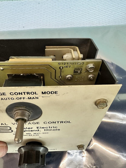 BASLER ELECTRIC MVC-300 CONTROLLO MANUALE DELLA TENSIONE Spedizione veloce