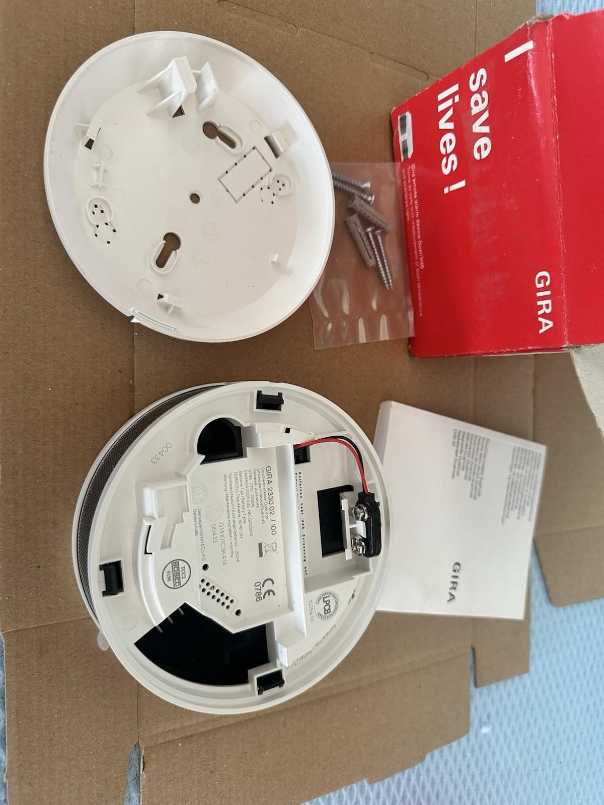 GIRA 2330 02 RILEVATORE ALLARME FUMO Spedizione veloce