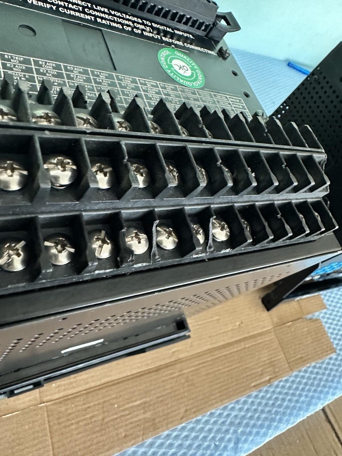 RELÈ DI GESTIONE GENERATORE GE POWER MANAGEMENT 489-P1-HI-A20-E -2 SPEDIZIONE...