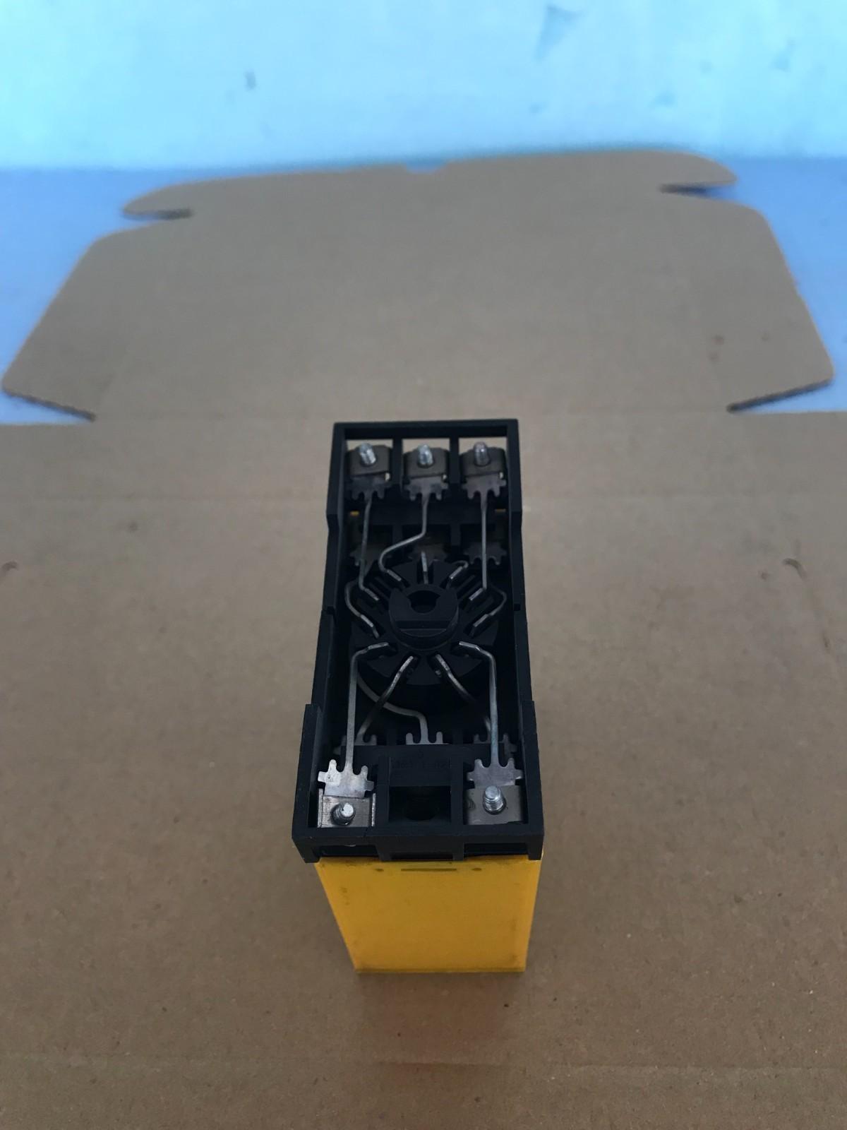Selectron LYSS AG GRP 31/32 220V Temporizador de relé de sincronización ENVÍO...
