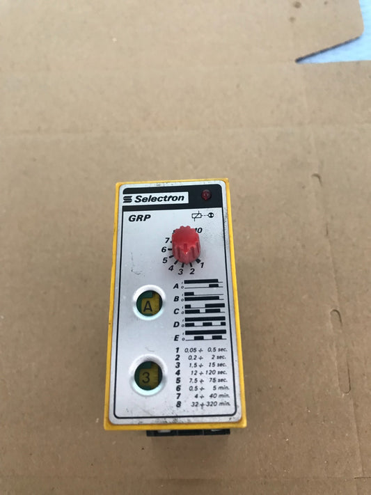 Selectron LYSS AG GRP 31/32 220V Temporizzazione Relè Timer SPEDIZIONE VELOCE
