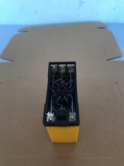 Selectron LYSS AG GRP 31/32 220V Timing Relay Timer LIVRAISON RAPIDE