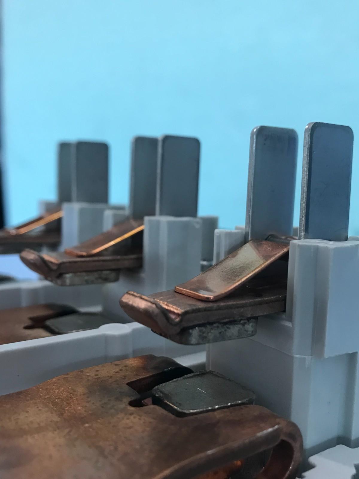 ALLEN BRADLEY 100-D250 MAGNETIC CONTACTOR Fast Shipping