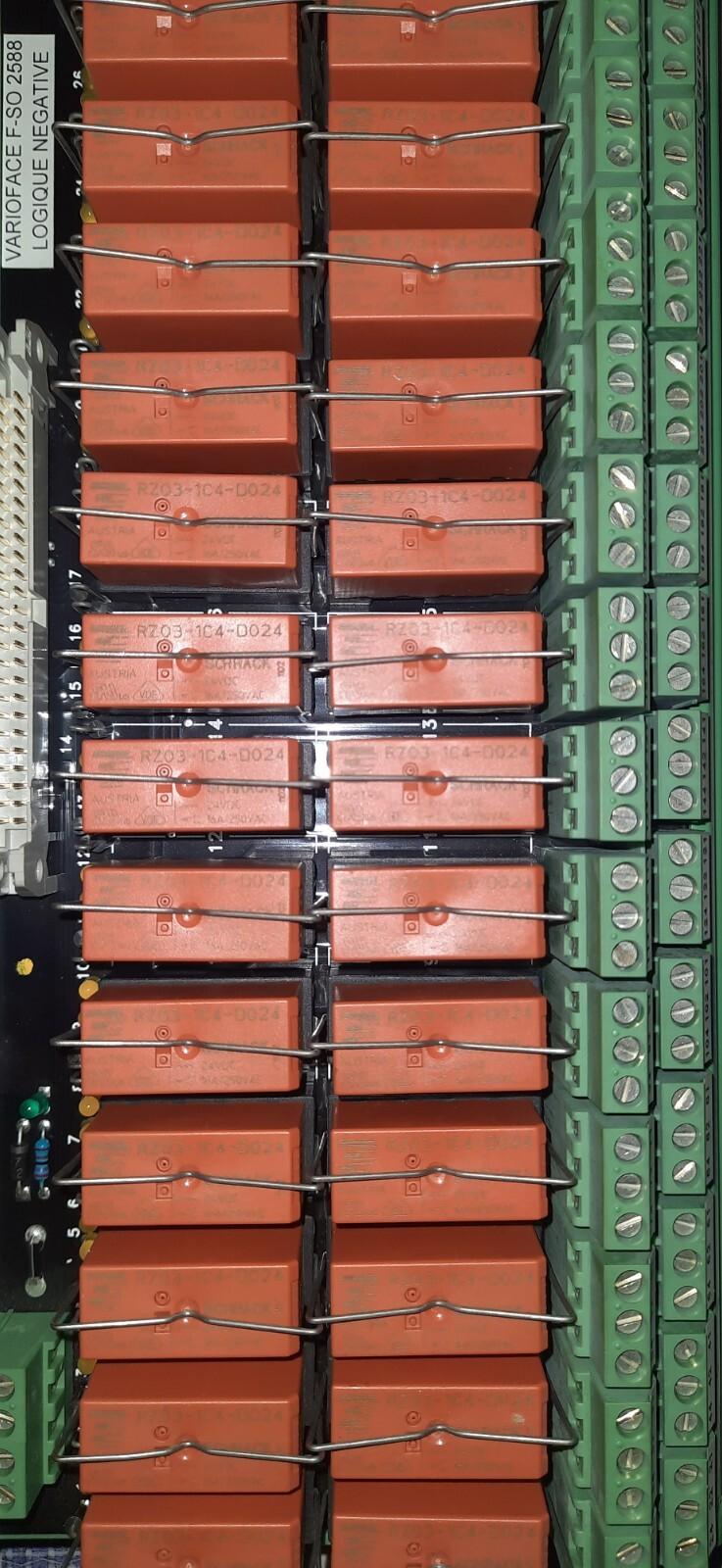 PHOENIX CONTACT VARIOFACE F-SO 2588 Board 32 Output module Fast Shipping