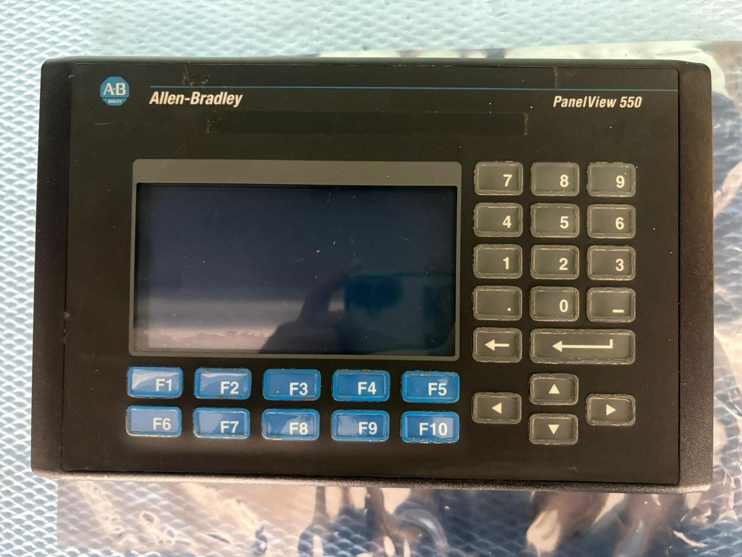 Allen-Bradley AB PanelView 550 2711-K5A2 Ser F pannello operatore spedizione ...