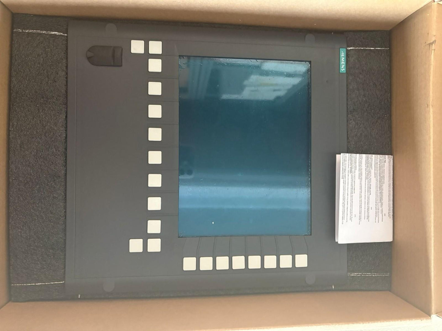 Pannello operatore Siemens 6FC5203-0AF04-0AA0 A5E00759470 spedizione veloce