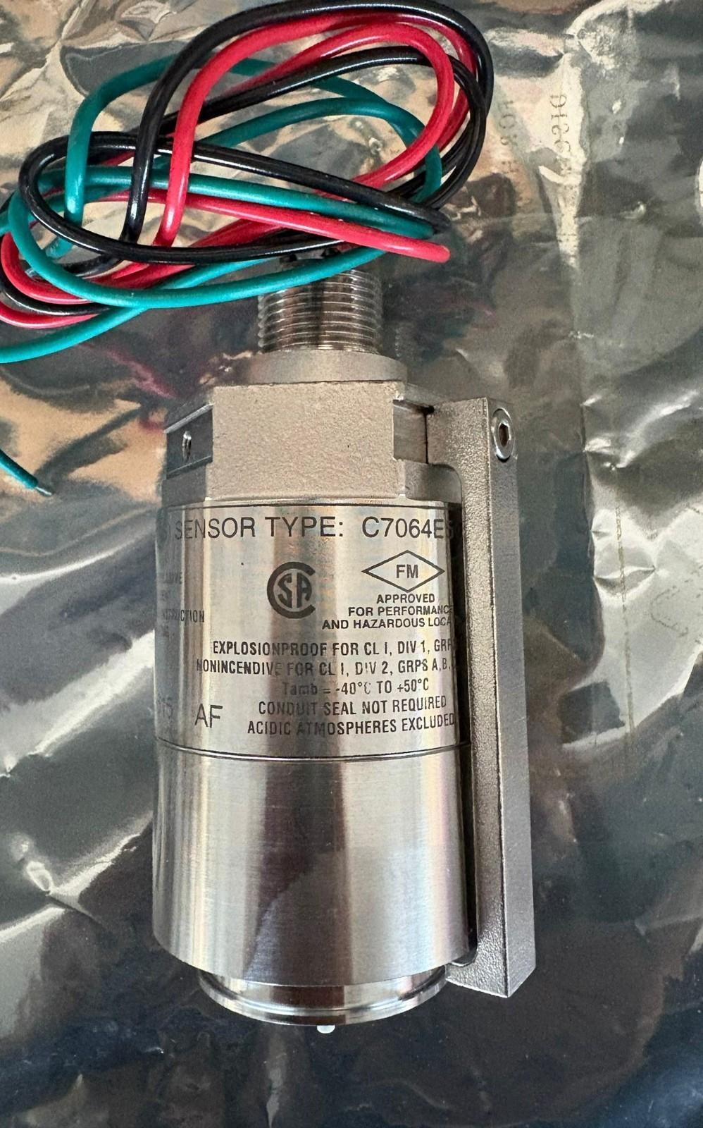 Sensore Det-Tronics 004539-102 C7064E5012 H2S Ex Hsg spedizione veloce