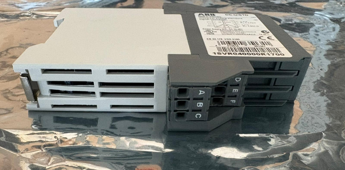 ABB Convertitore di segnale analogico 1SVR040000R1700 CC-U/STD Spedizione veloce