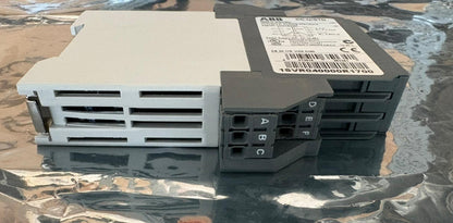 ABB Convertitore di segnale analogico 1SVR040000R1700 CC-U/STD Spedizione veloce