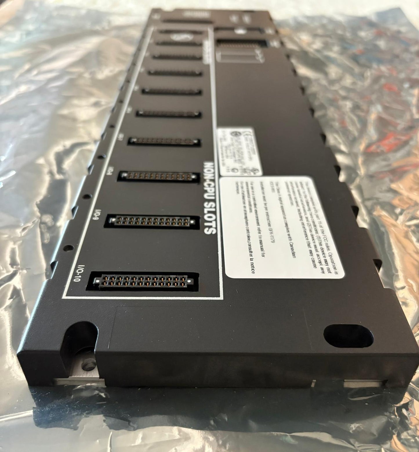 GE FANUC IC693CPU323 BASE 10 SLOT IC693CPU323W originale spedizione veloce