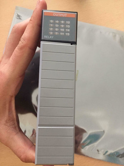 Allen Bradley 1746-ow16 Ser D Output Module Slc500