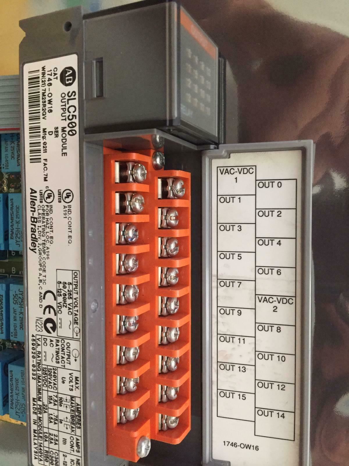 Allen Bradley 1746-ow16 Ser D Output Module Slc500